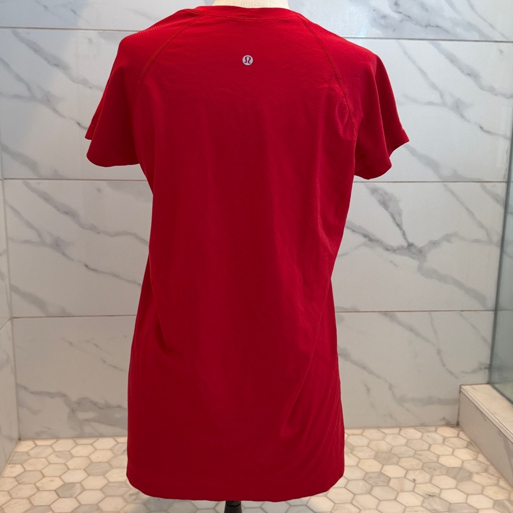 Lululemon Swiftly Relaxed Short Sleeve Shirt
Dark Red Women’s Size 12 - Picture 7 of 13